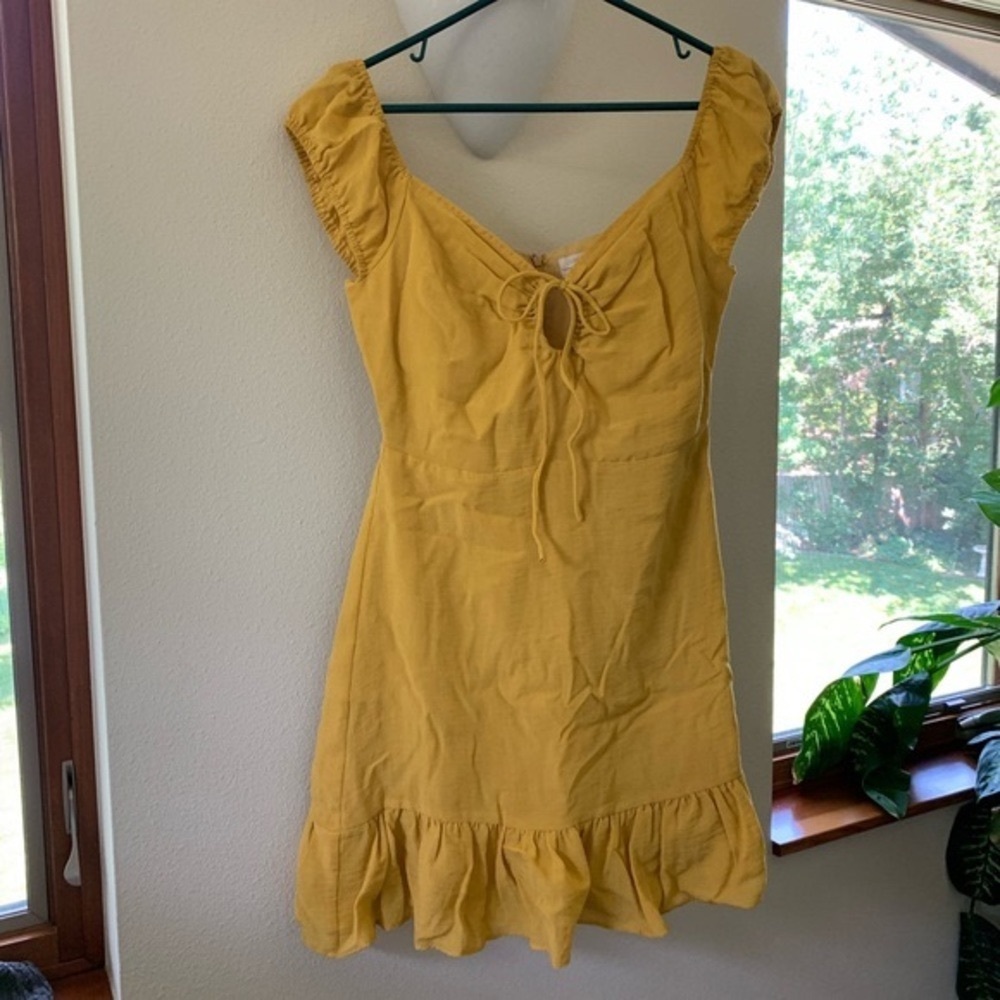 Urban Outfitters Sweetheart Tie Front Dress (M)